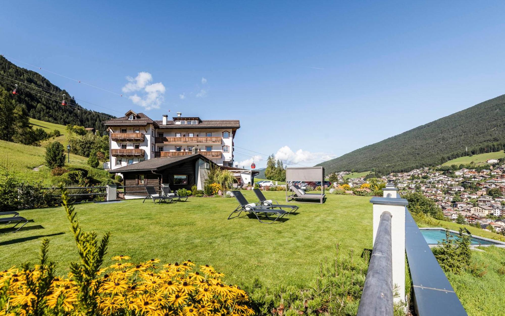 Rainell Dolomites Retreat Hotel Ortisei Luaran gambar