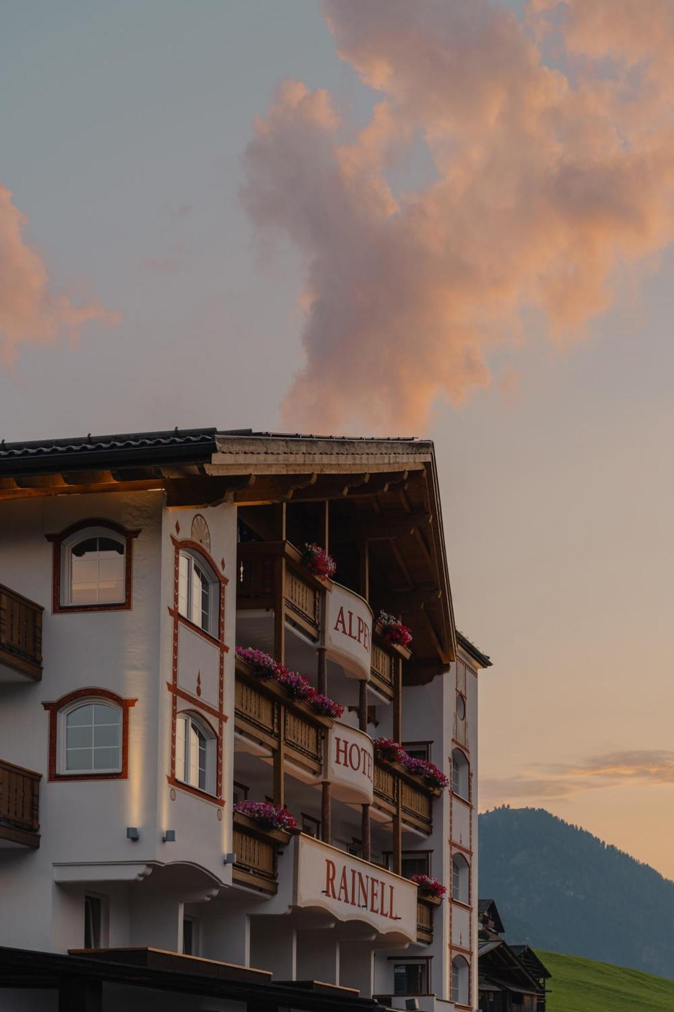 Rainell Dolomites Retreat Hotel Ortisei Luaran gambar